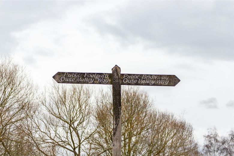 Guidepost, Ouse Valley Way - featured image for walks in St Ives, Cambridgeshire