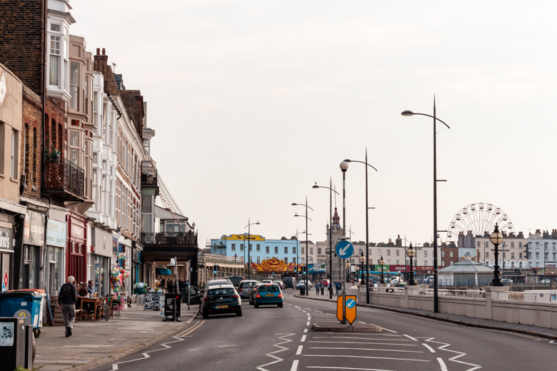 View of the Marine Drive, Jubilee Tower Clock, and Dreamland's ferris wheel - Margate to Broadstairs walk
