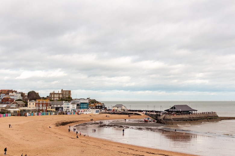 View of the Viking Bay Beach in Broadstairs and the Bleak House - walk from Ramsgate to Margate